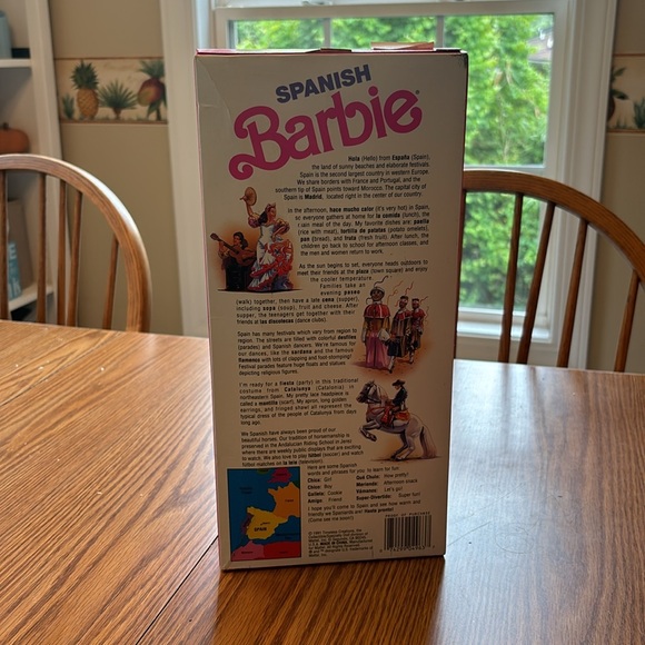 NIB 1991 DOLLS OF THE WORLD Barbie SPANISH #4963 - Picture 4 of 6